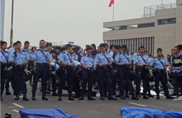 Cảnh sát Hong Kong ra tay giải tỏa đường phố